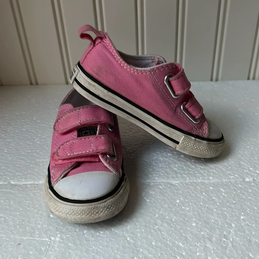 Converse All Star girls hook&Loop closure sneakers toddler kids size 7 pink
